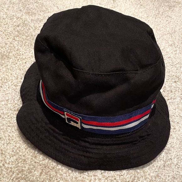 Fila Reversible Bucket Hat - Picture 1 of 2